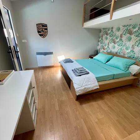 Δωμάτια σε οικογενειακή κατοικία Avec Piscine 400m Circuit 24h