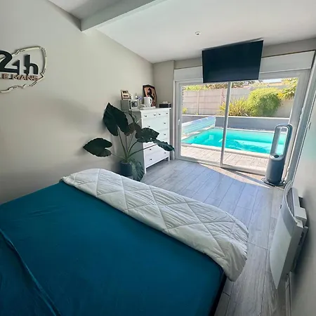 Δωμάτια σε οικογενειακή κατοικία Avec Piscine 400m Circuit 24h