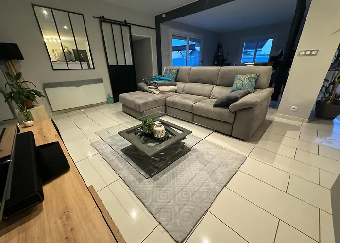 Quarto em Acomodações Particulares Avec Piscine 400m Circuit 24h Le Mans